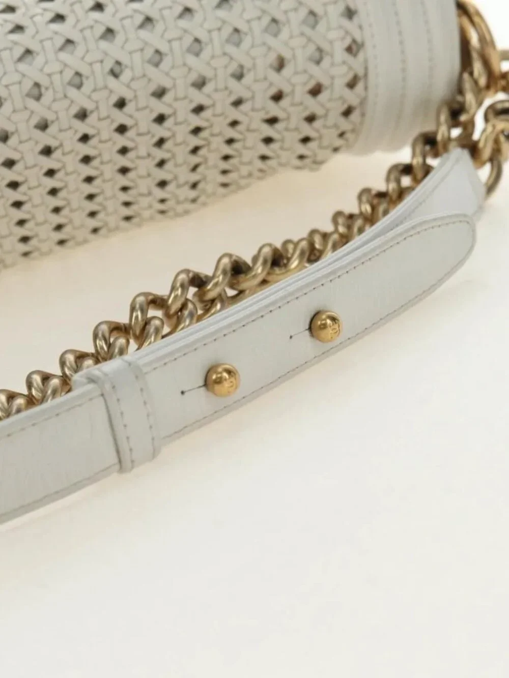 CHANEL Chain Boy Chanel Shoulder Bag Leather White Gold CC Auth ka4428V